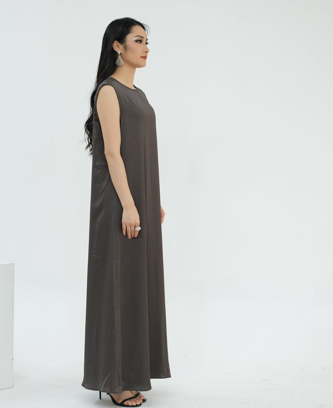 Get trendy with Reina Textured Batwing Abaya Set - Pewter -  available at Voilee NY. Grab yours for $109.90 today!