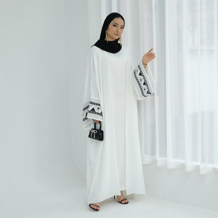 Get trendy with Amber Open Abaya Kimono - White -  available at Voilee NY. Grab yours for $59.90 today!