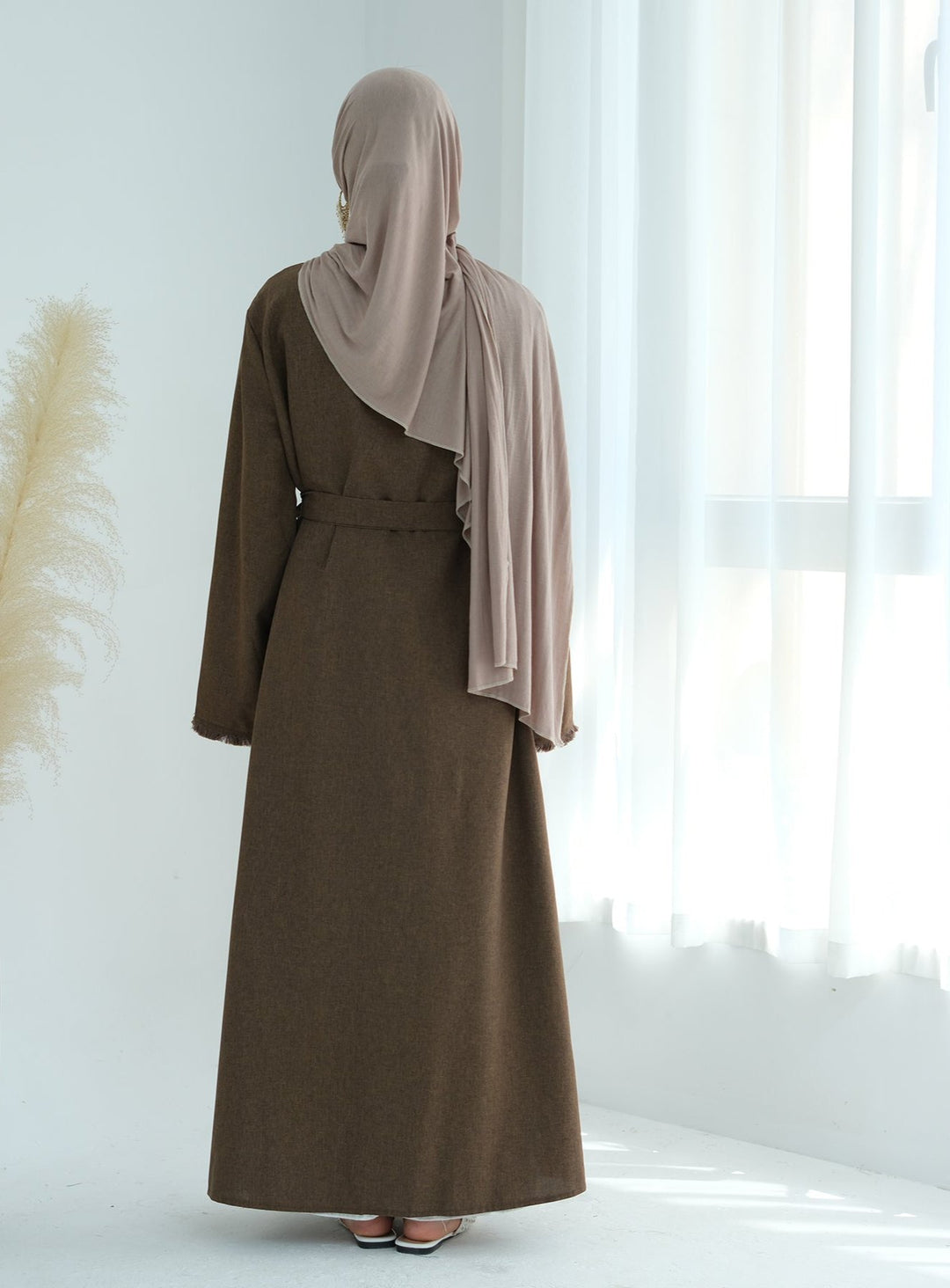 Get trendy with Yara Fringe Belted Duster - Brown - Cardigan available at Voilee NY. Grab yours for $59.90 today!