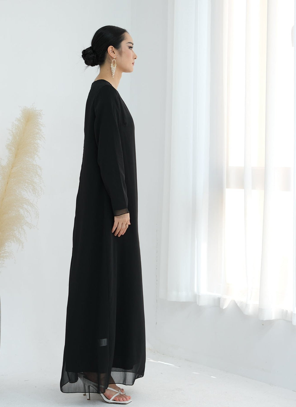 Get trendy with Sasha Chiffon 4-piece Abaya Set - Black -  available at Voilee NY. Grab yours for $99.90 today!